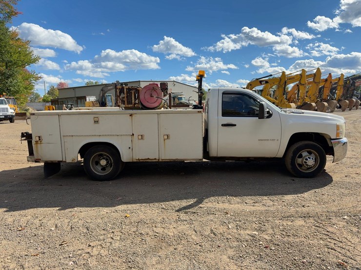 2008-chevrolet-3500hd-image-6
