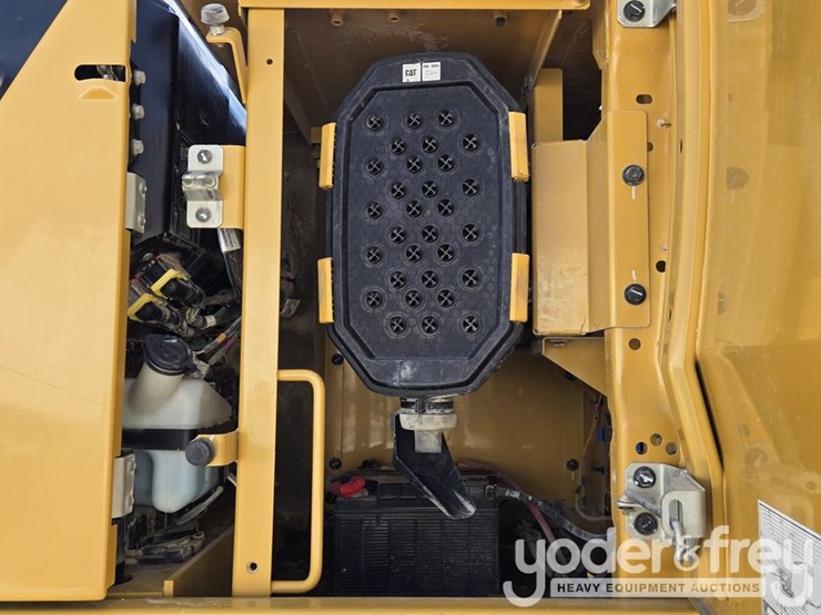 2022-caterpillar-336-image-27