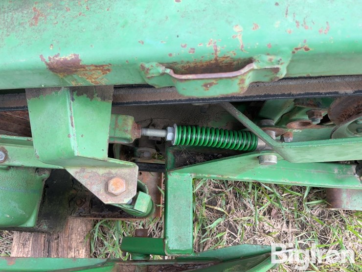 john-deere-16-image-11