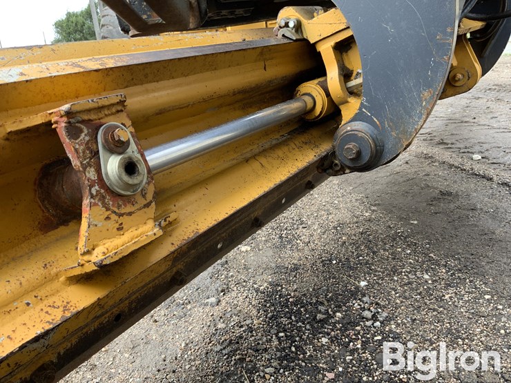 2007-deere-672d-image-18