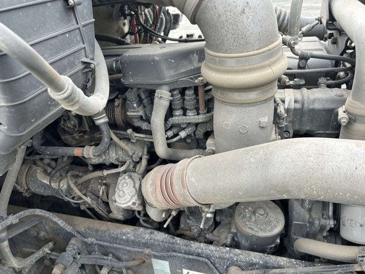2020-kenworth-t680-image-43