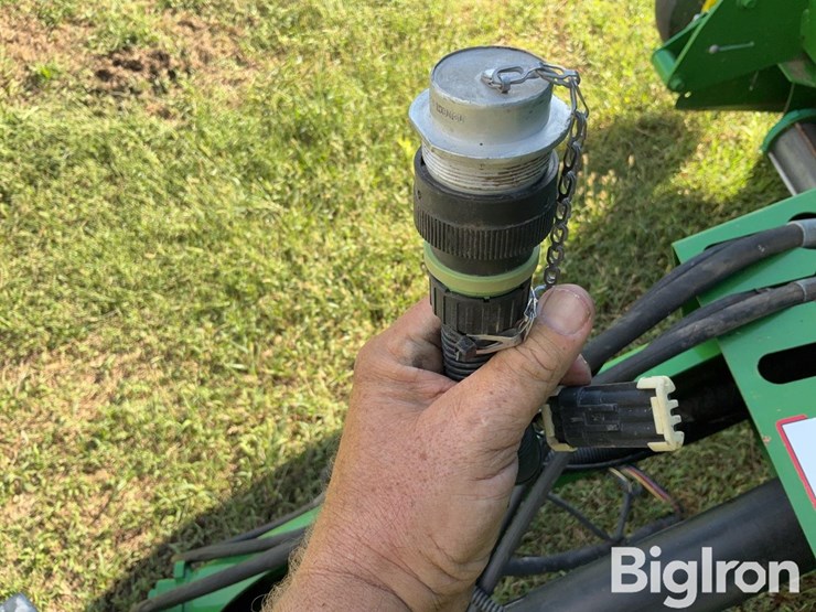 2015-john-deere-569-image-13