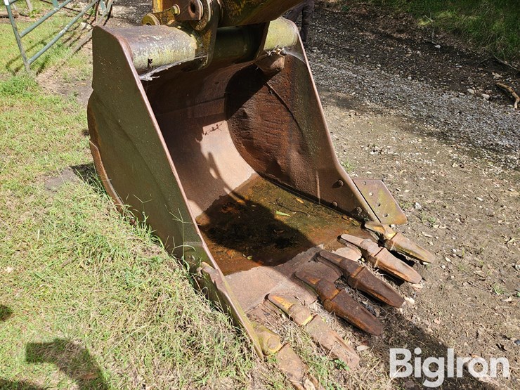 caterpillar-225-image-13