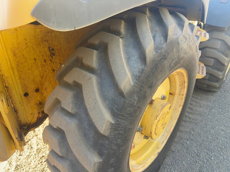 2005-komatsu-wb150aws-2-image-13