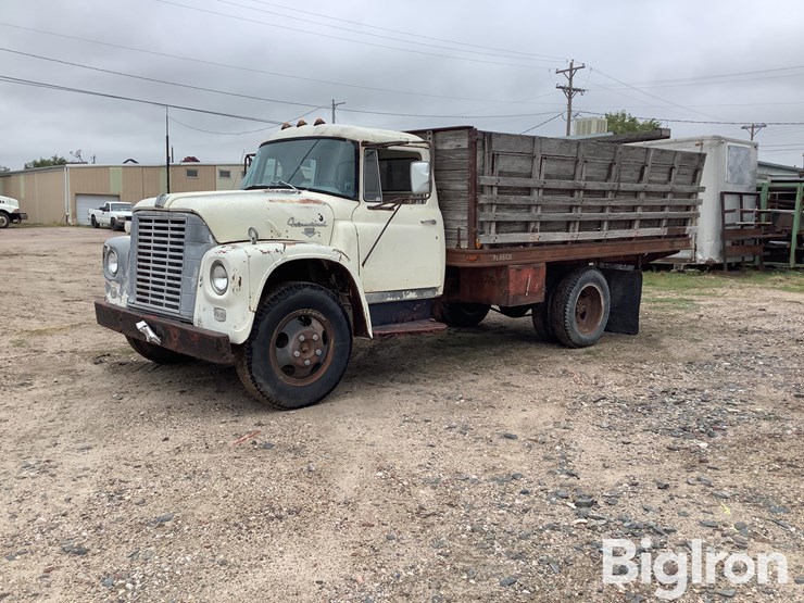 1964-international-loadstar-image-1