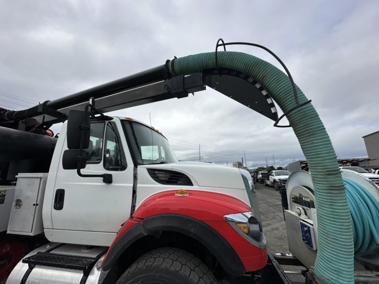 2012-vactor-2100-image-27