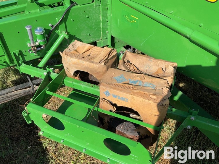 2021-john-deere-348-image-19