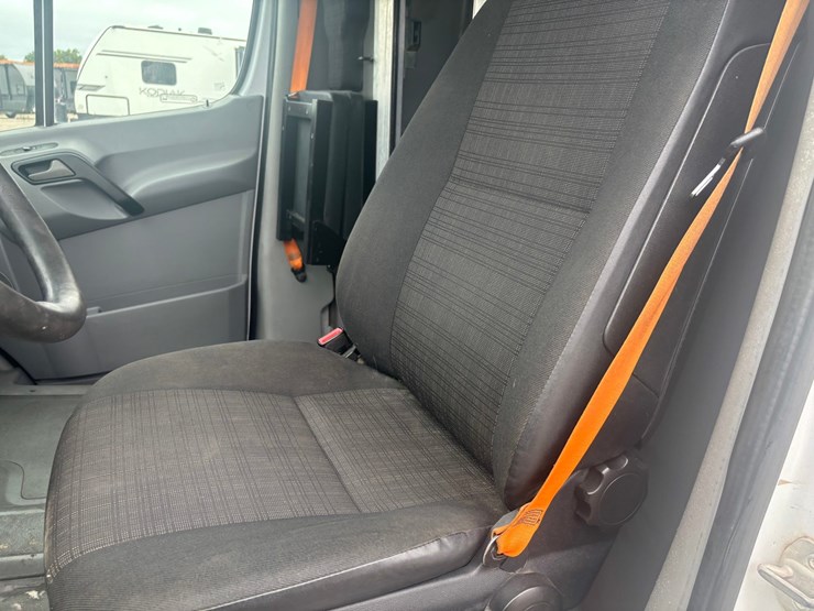 #2333-•-2014-mercedes-sprinter-van-image-50