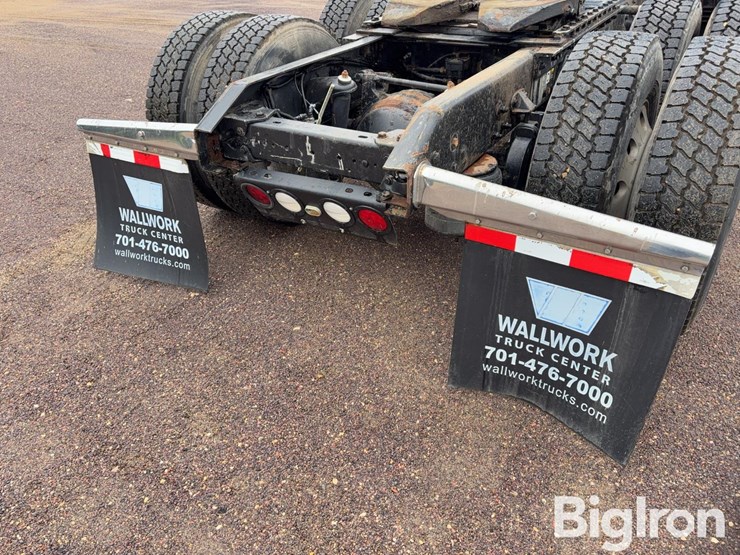 2013-kenworth-t660-image-19