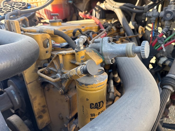 2004-caterpillar-3126-image-17