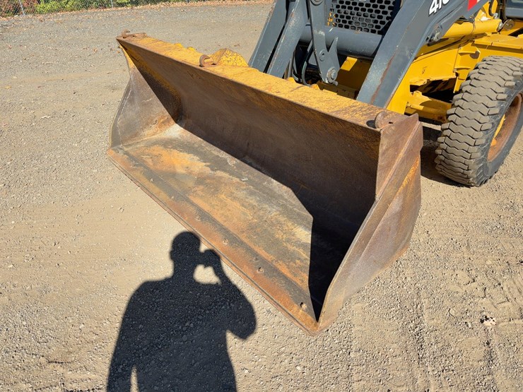 2011-deere-410j-image-9