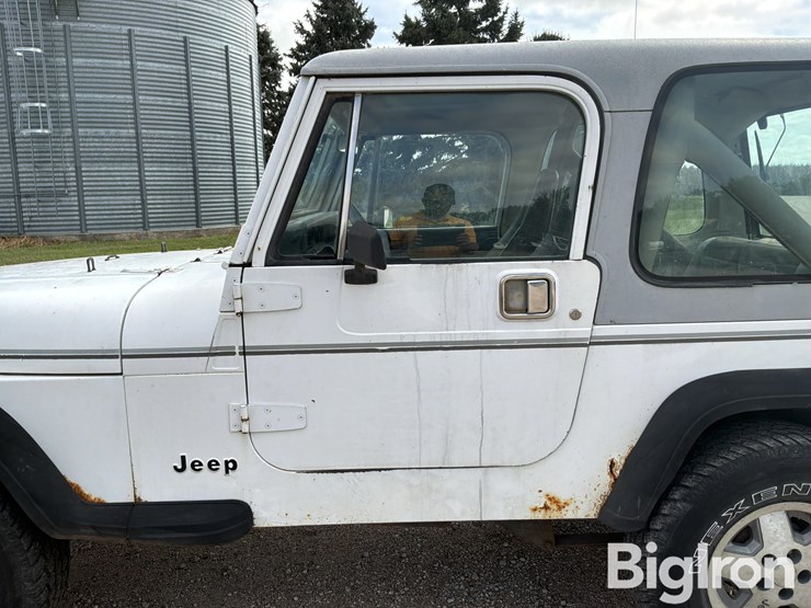 1990-jeep-wrangler-image-12