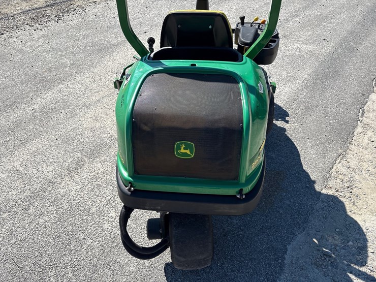 2021-john-deere-2400-image-5