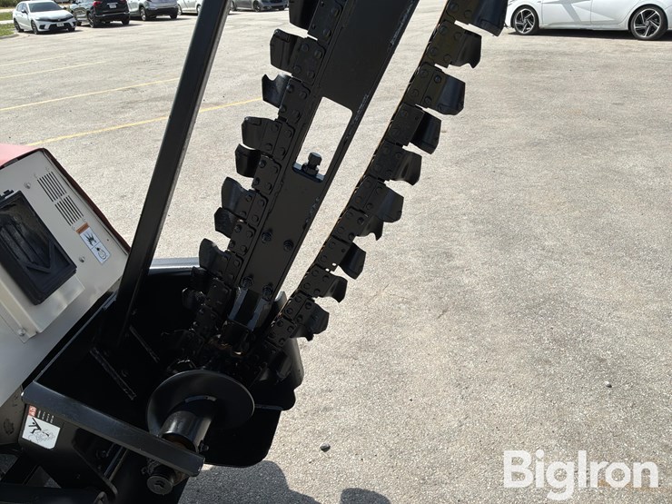2004-ditch-witch-410sx-image-17