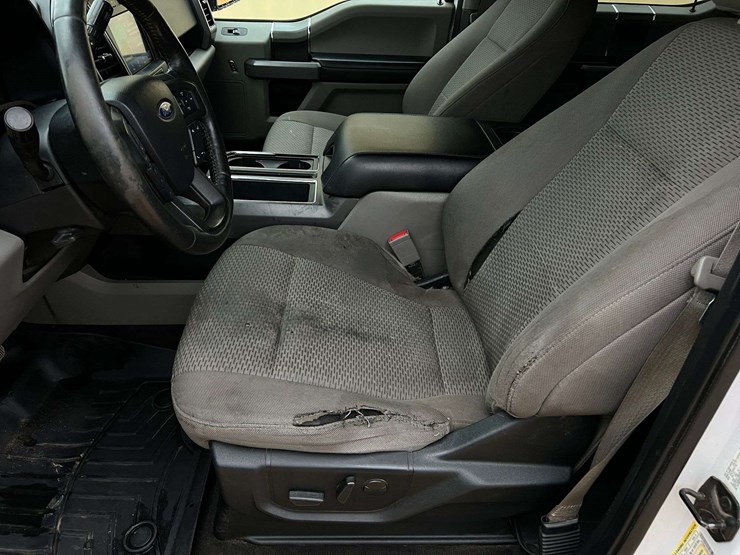 ford-f150-xlt-image-23