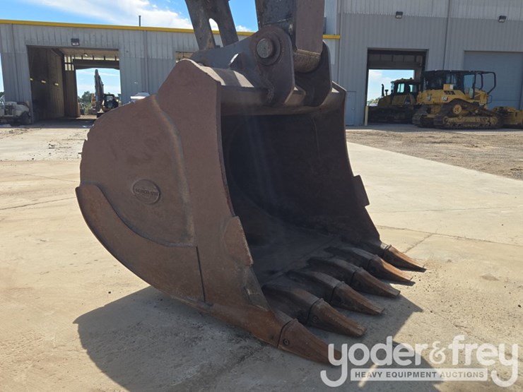 2019-deere-470g-lc-image-24