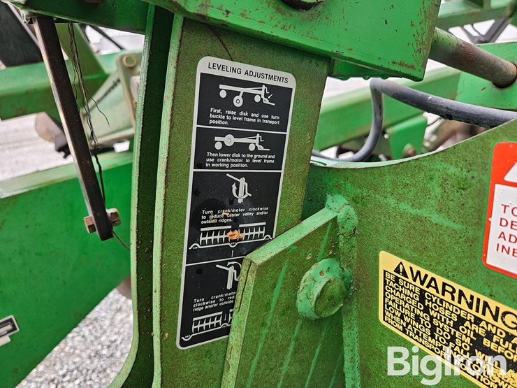 john-deere-630-image-14