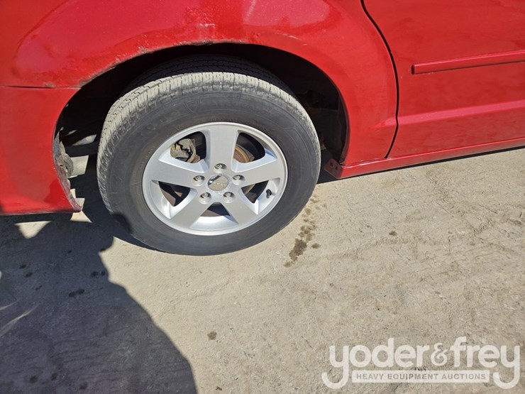 2012-dodge-grand-caravan-image-10