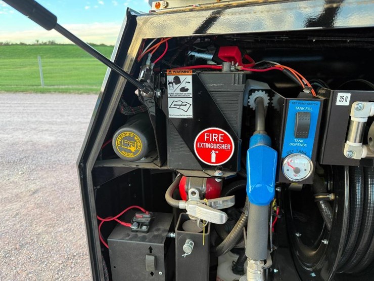 2023-thunder-creek-equipment-fst-990-image-30