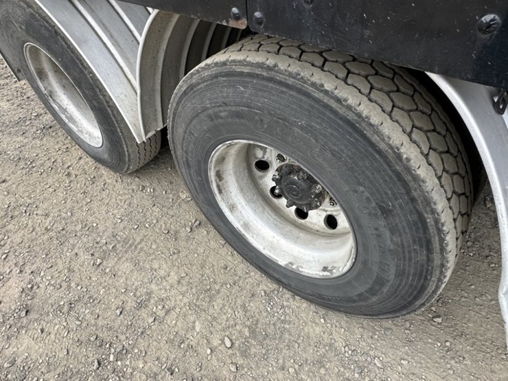 2012-vactor-2100-image-15