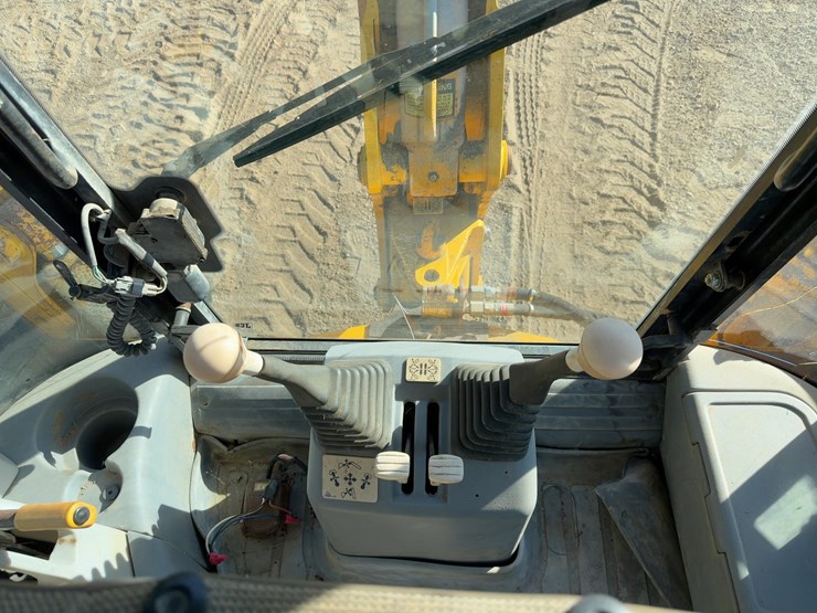 2001-jcb-214-image-26