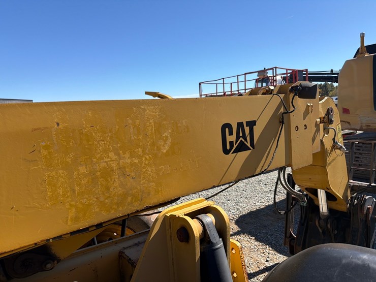 caterpillar-th360b-image-40