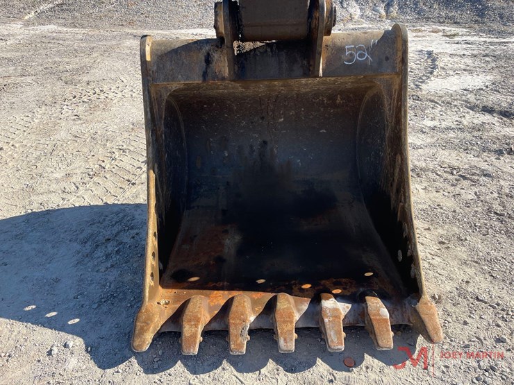 2021-caterpillar-320-image-12