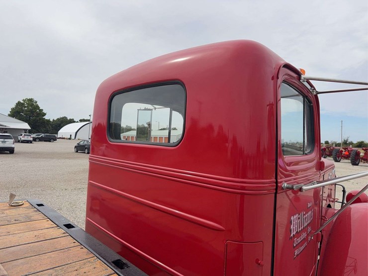 1951-mack-a30-image-52