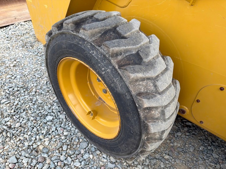 2023-caterpillar-226d3-image-60