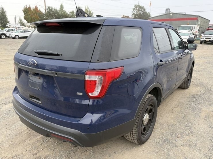 2017-ford-explorer-image-4