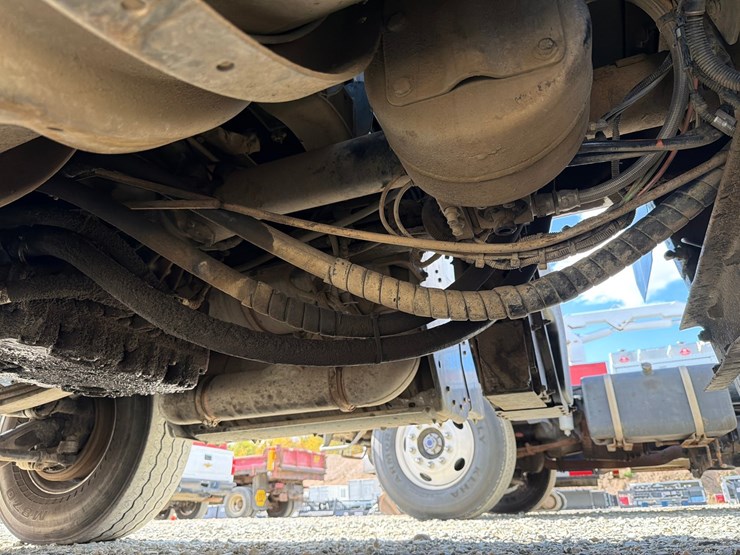 2016-kenworth-t880-image-57