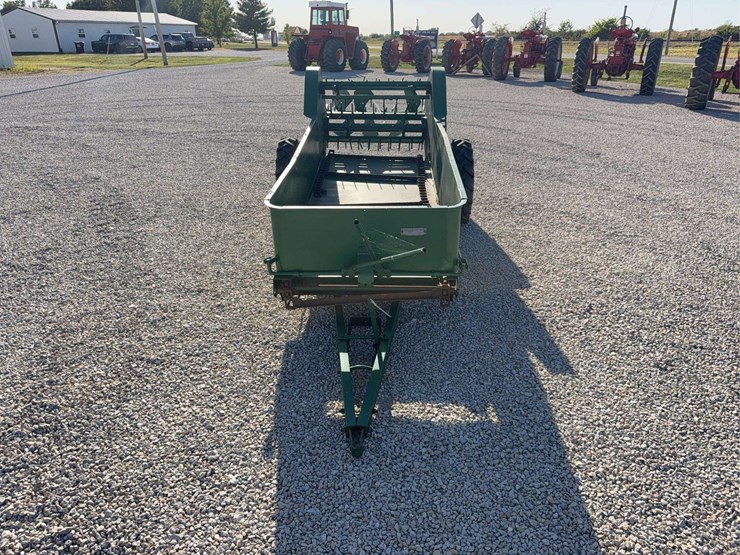 oliver-superior-manure-spreader-image-8