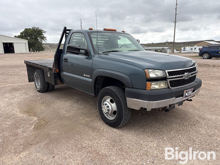 2007-chevrolet-3500-image-3