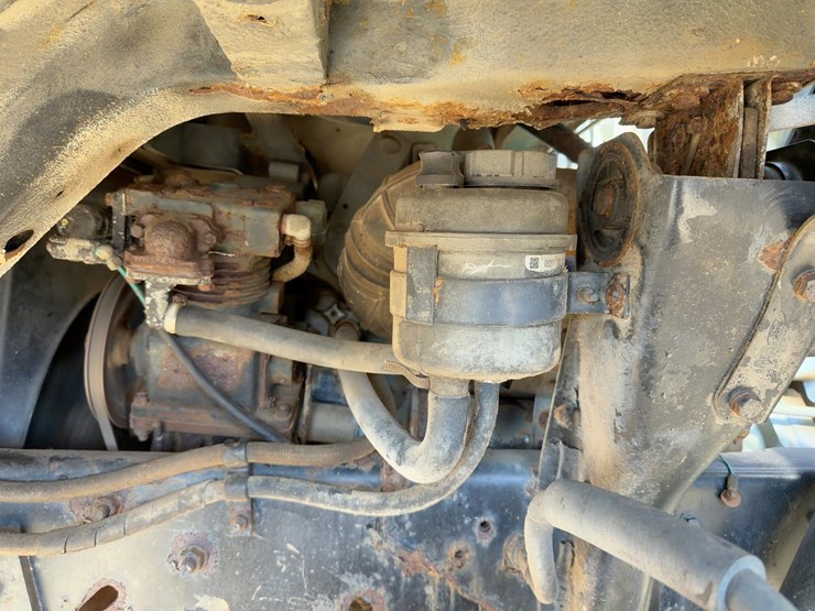 1988-ford-7000-image-12