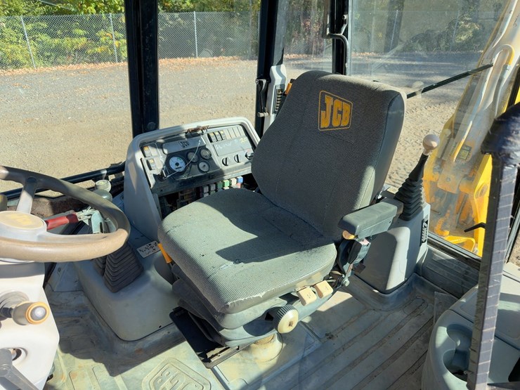 2001-jcb-214-image-25