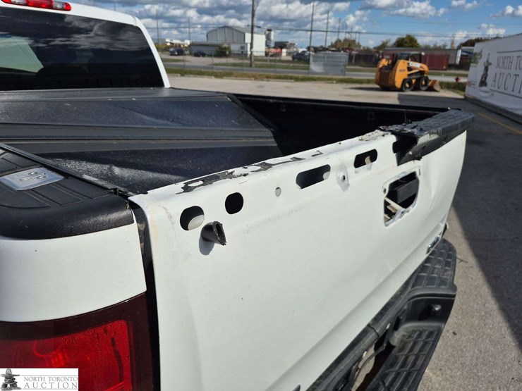 2011-gmc-sierra-1500-image-23