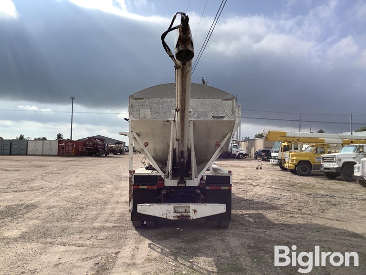 1996-freightliner-fl80-image-6