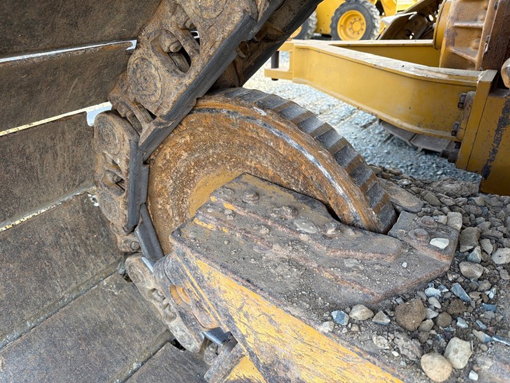 caterpillar-d6t-lgp-image-34