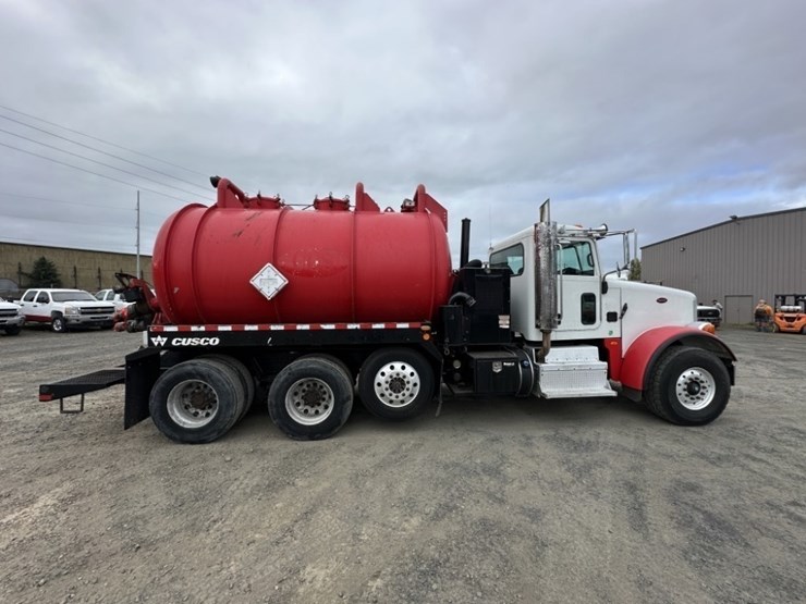 2011-peterbilt-365-image-6