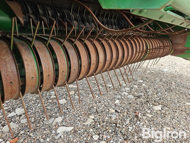 2003-john-deere-567-image-14