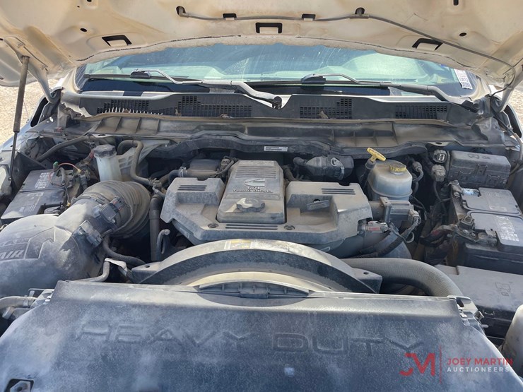 2018-dodge-3500-image-21