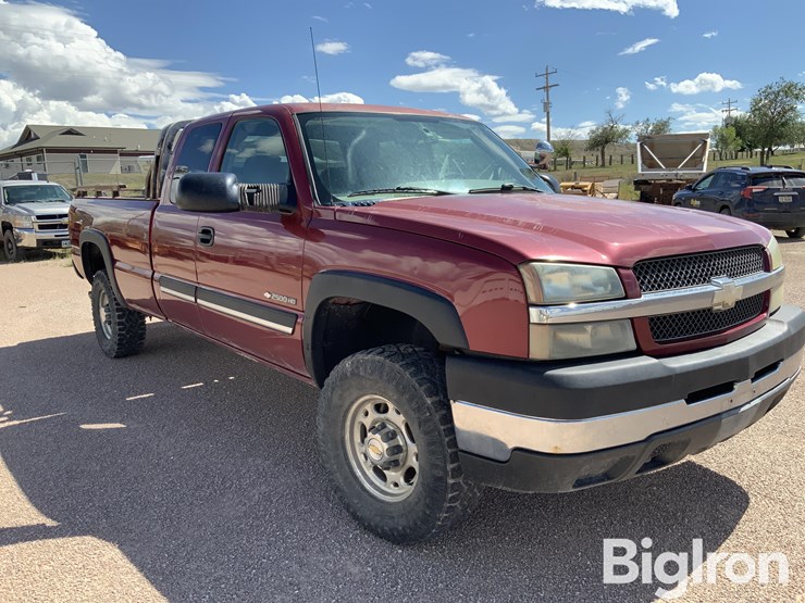 2004-chevrolet-silverado-2500-image-3