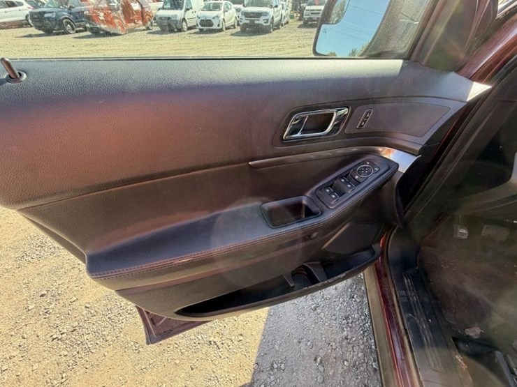 2018-ford-explorer-image-22