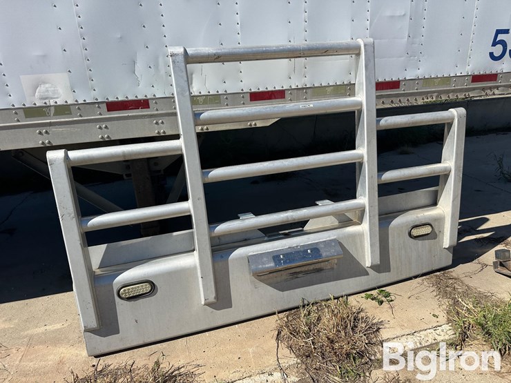 peterbilt-389-image-5