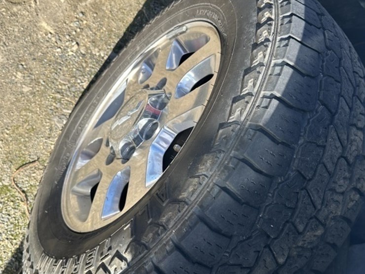 2012-chevrolet-silverado-3500-image-11