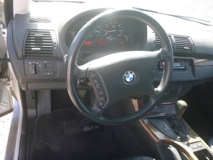 2005-bmw-x5-image-8