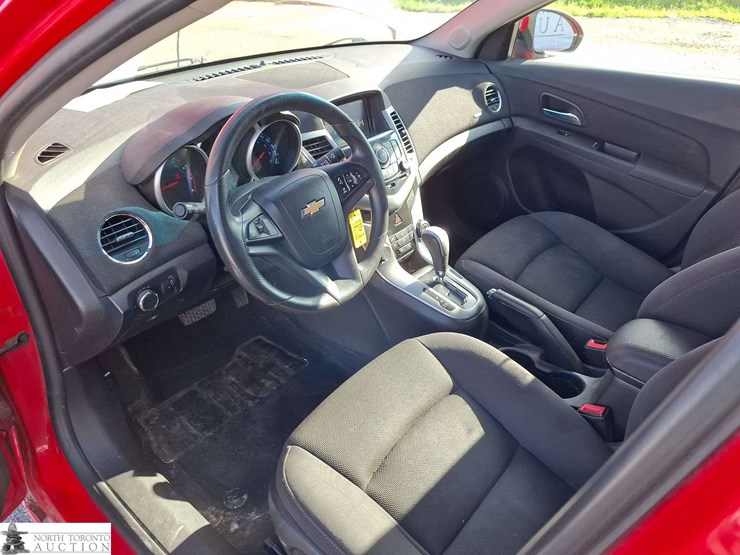 2016-chevrolet-cruze-limited-lt-image-10