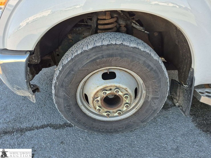 2013-ford-f350-image-18