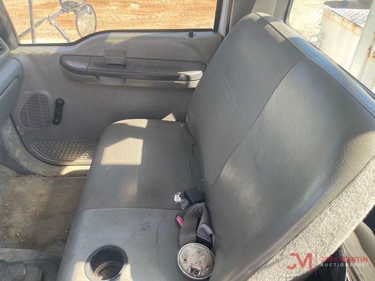 2003-ford-f750-image-38