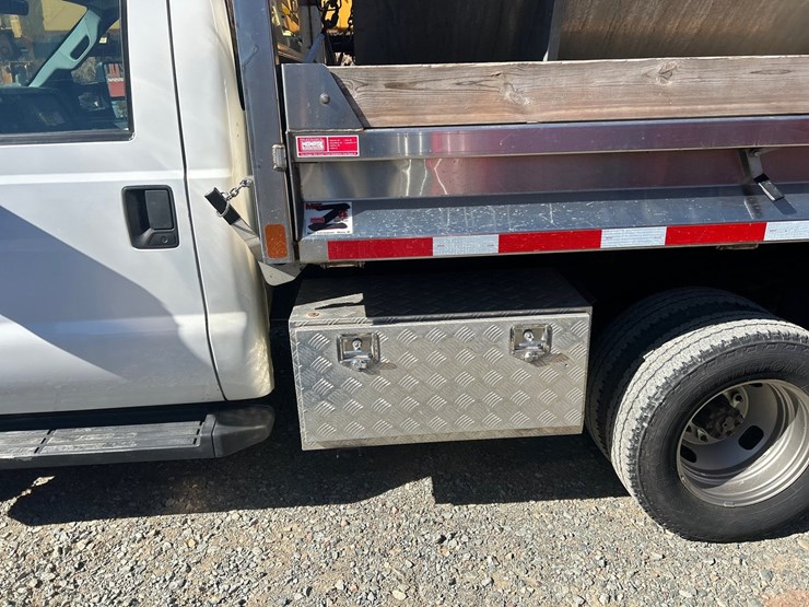 2011-ford-f350-image-33